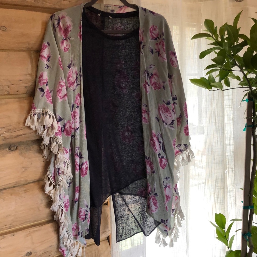 Boho throw and lightweight shirt size MED-LRG